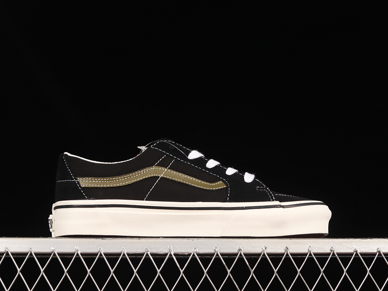 Sk8-Low Black/Black/White 9