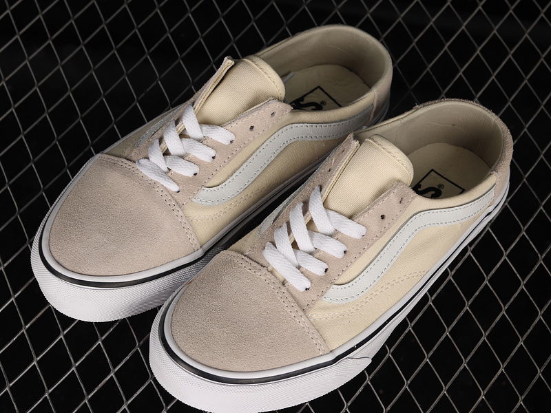 Old Skool Mule Classic White/True White 7