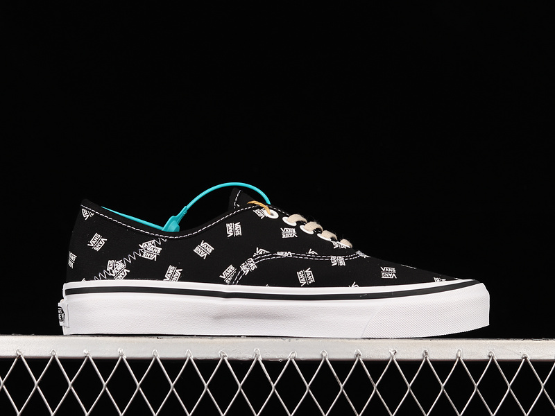 Authentic Low Shoes Black/Black/White 9