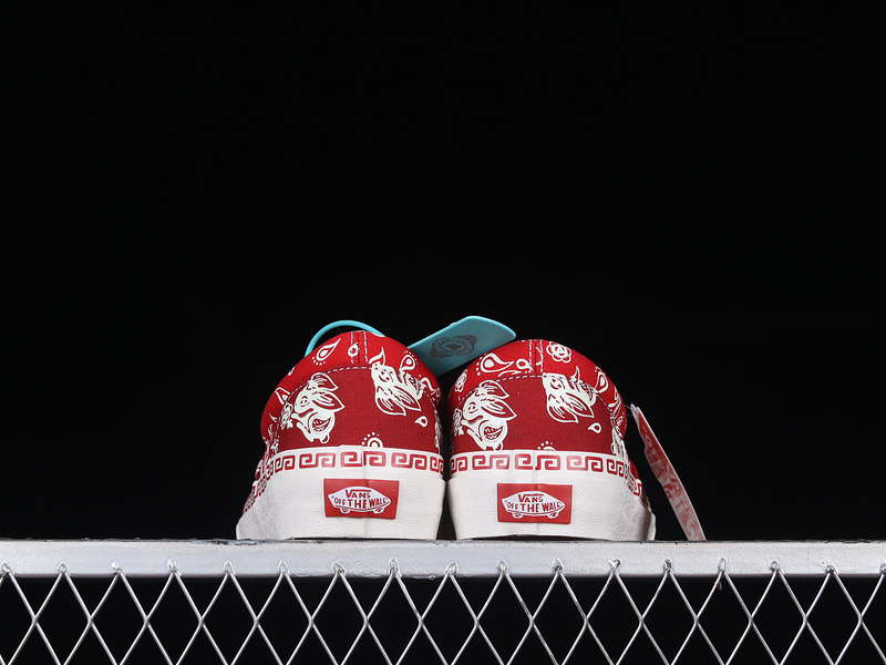 Era Year Of The Rabbit Red/Red/White 7