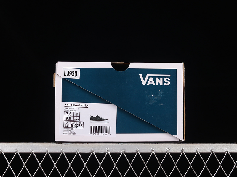 Knu Skool Vlt Lx Black/Black/White 25