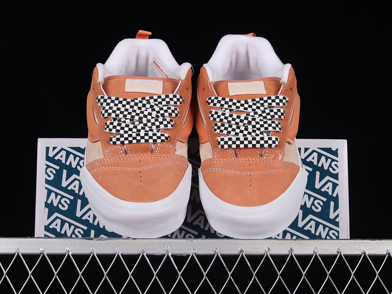 Knu Skool Vlt Lx Peach Dust/White/Black 7