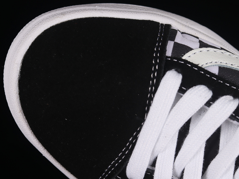 Old Skool Overt Comfycush Shoes Black/White/Black 17