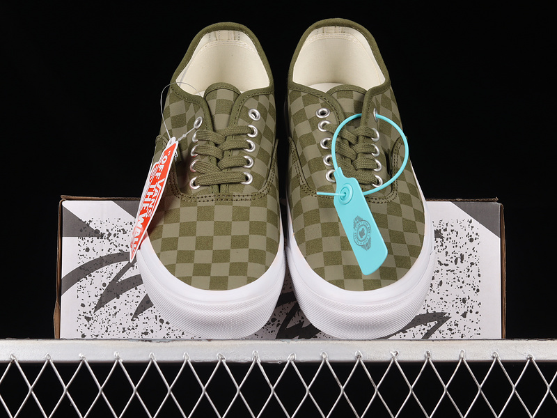 Vault Og Authentic Army Green/Army Green/White 19