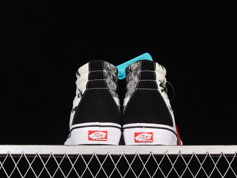 Skate Sk8-Hi Reissue Grosso 88 Black/True White 21