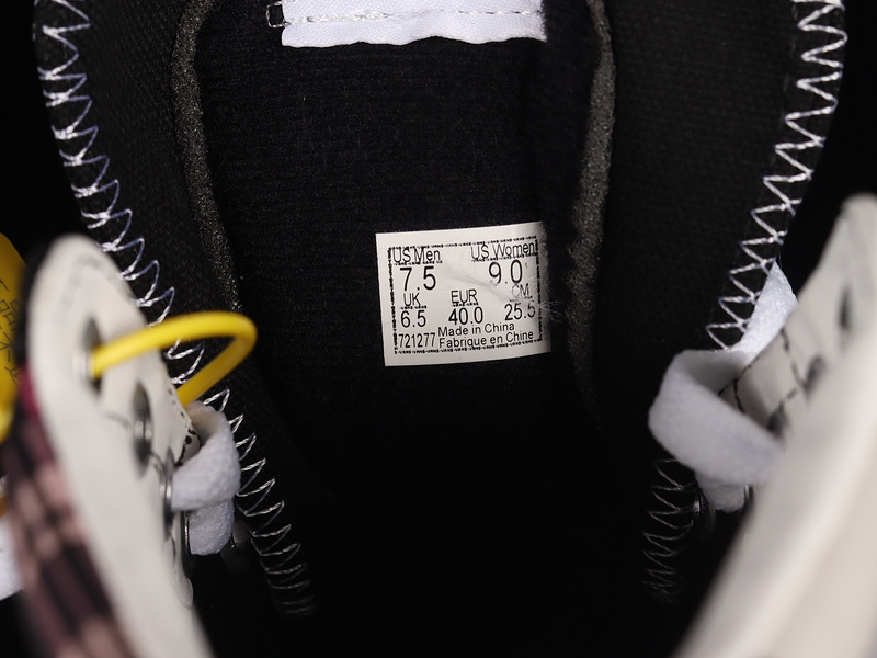 Sk8-Hi Embroidery Black/White 11