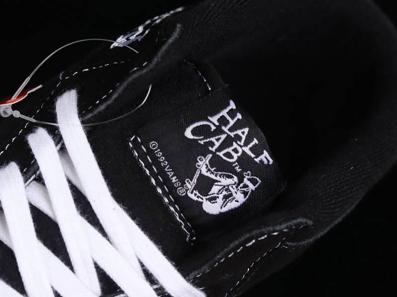 Half Cab Black/Black/True White 5